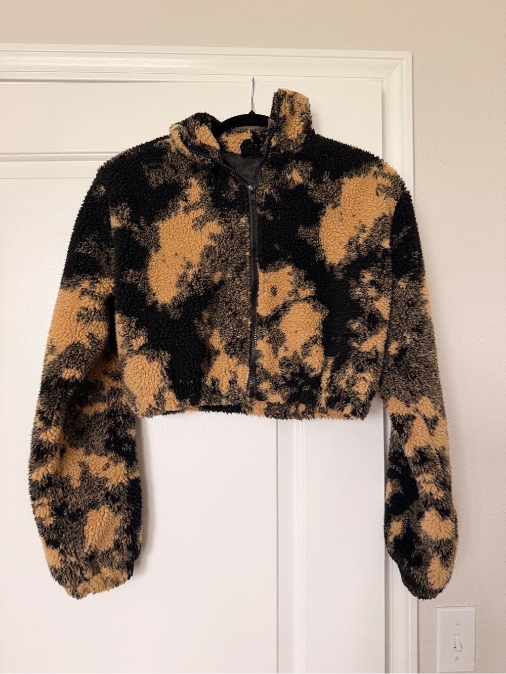 Aria Black and Tan Sherpa Crop Jacket